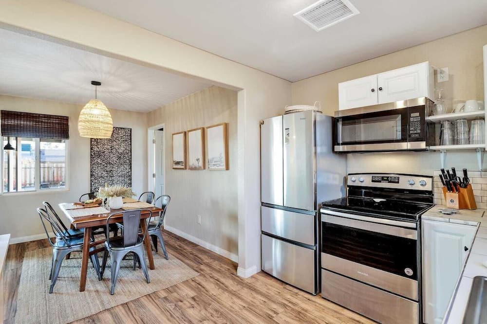 Twentynine Palms House | Private Home | Pool - Firepit - Casa Delfin
