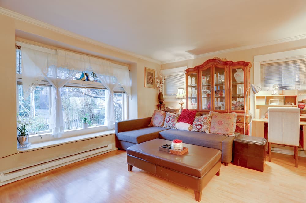 Queen Anne House | Walkable Seattle Getaway: 3 Mi to Downtown!