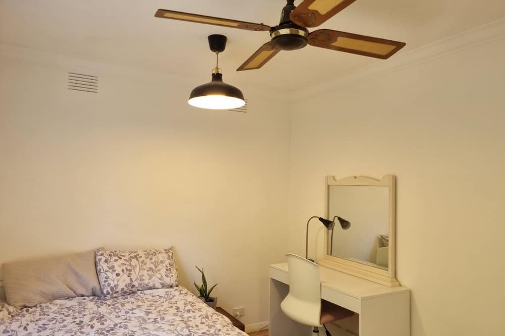 Greensborough House | Cosy place in Greensborough