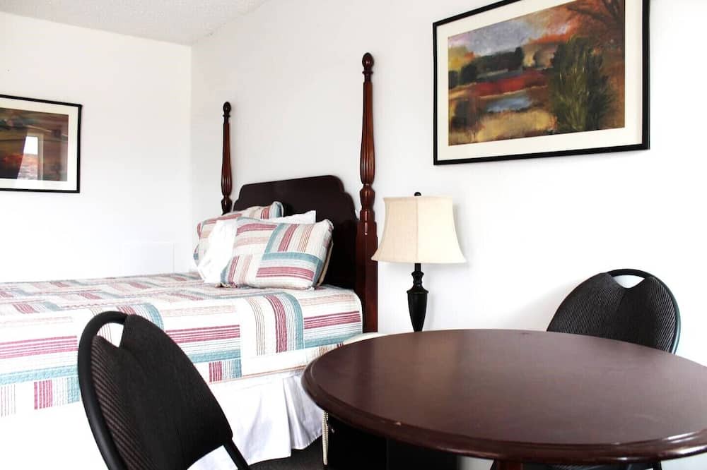 Saskatoon House | Cozy Standard Single Suites