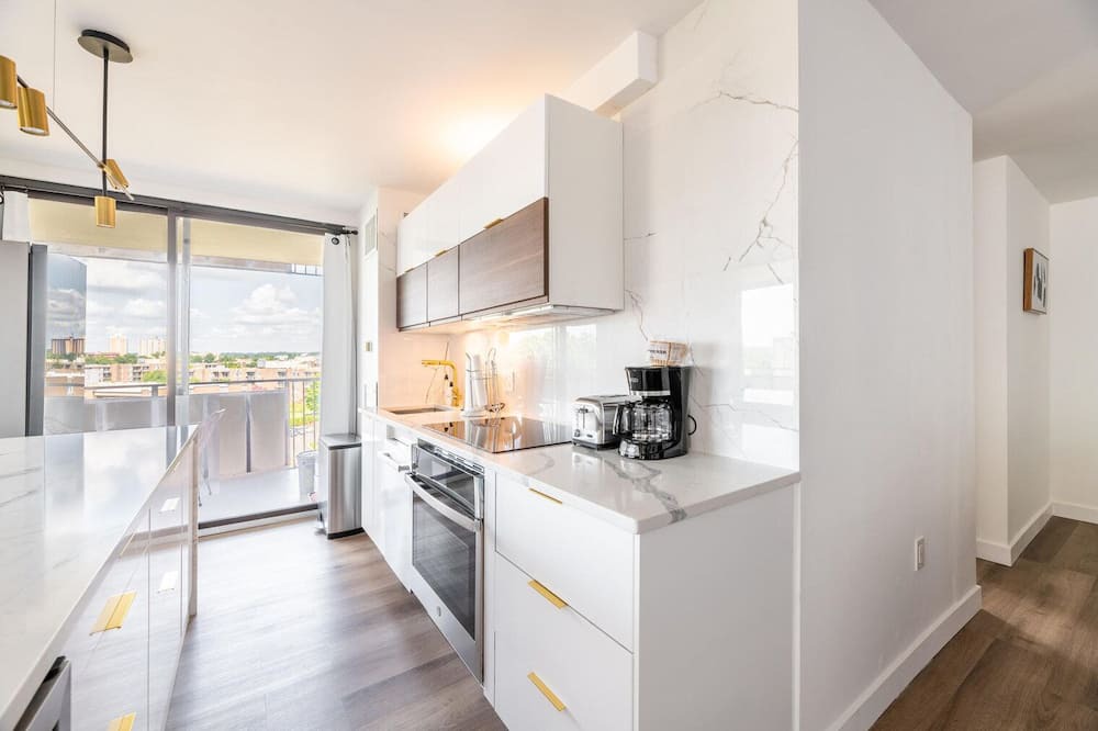 Landmark Apartment | Trendy Landmark 2BR w/ Pool, nr Shopping & Restaurants, by Blueground
