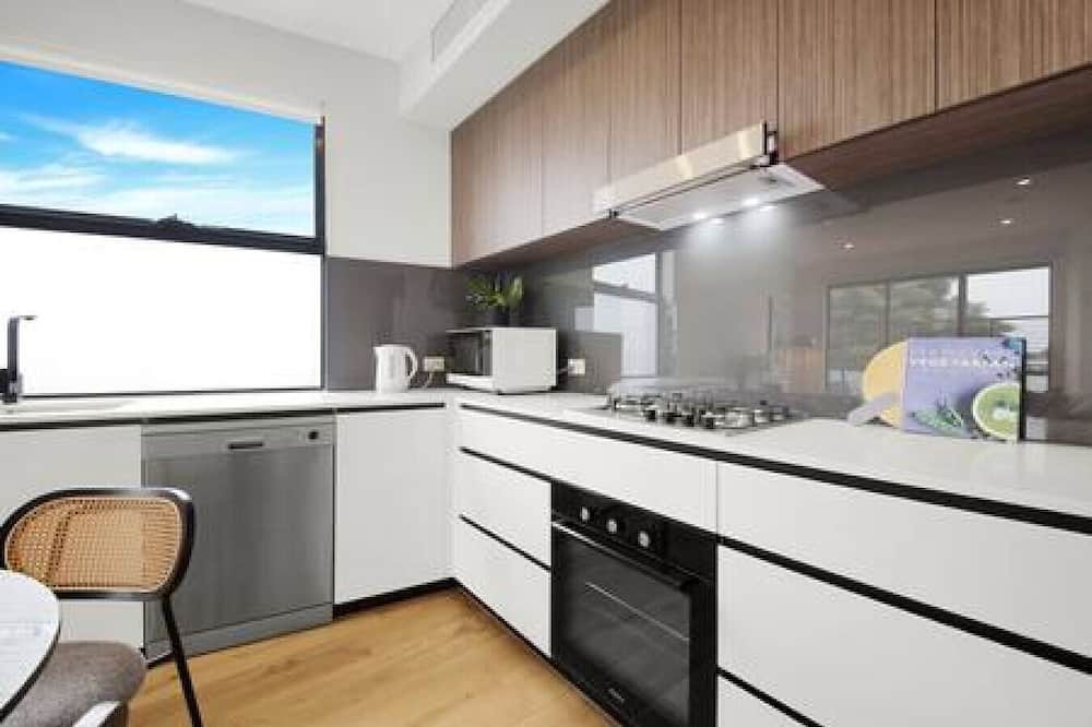 Preston Apartment | Parkside Chic Near Northland