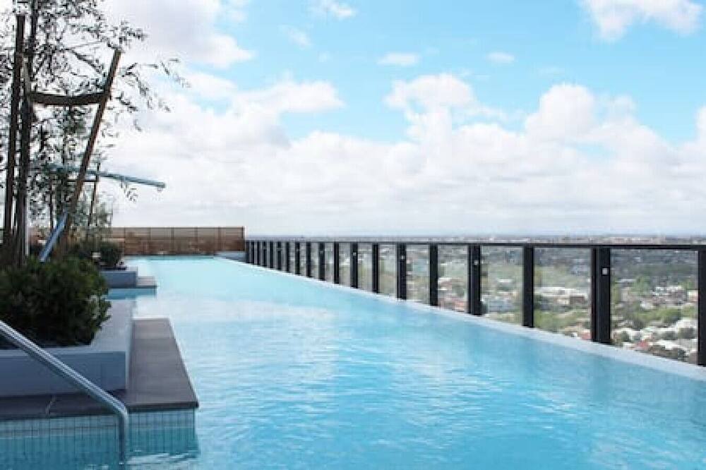 Flemington Apartment | Luxurious Flemington with Stunning Racecourse View