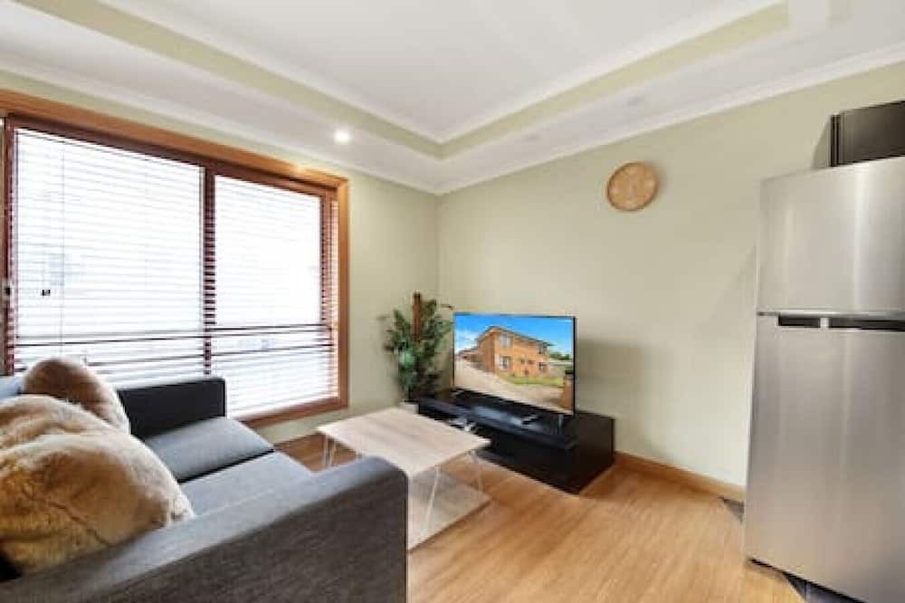 Melbourne Apartment | Fly Around Town in Pocket Rocket