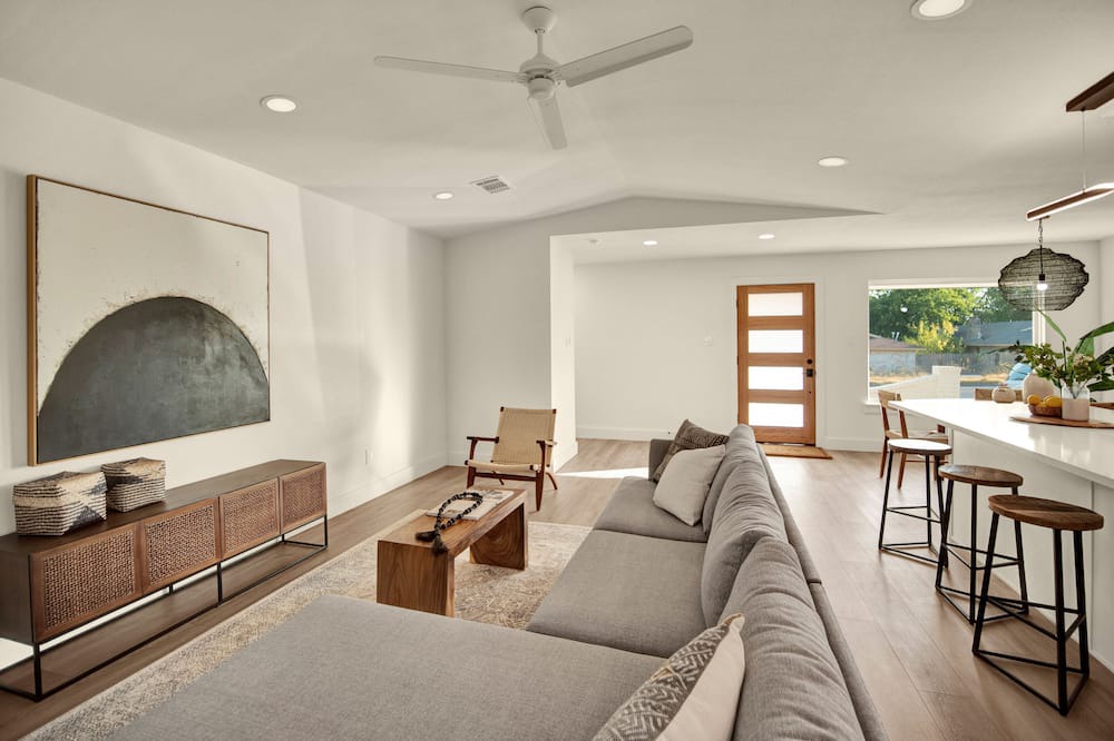 North Austin Civic Association House | Gorgeous and Peaceful Brand New Remodeled Home near Domain and Q2 Soccer Stadium