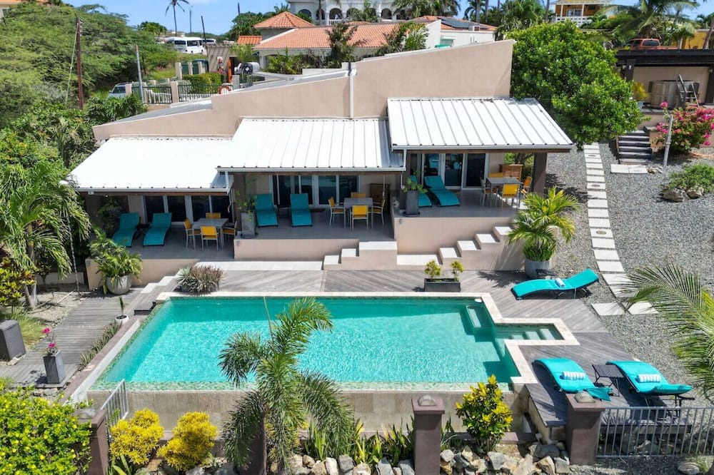 Boegoeroei Apartment | Hidden Hill Bungalows 1 by Bocobay