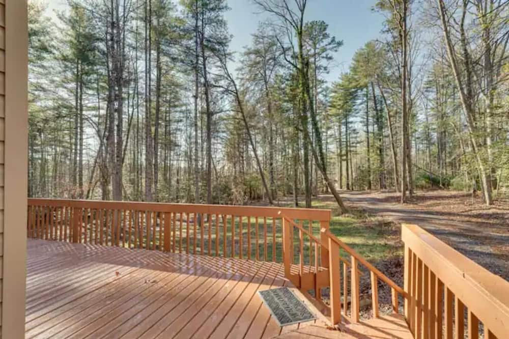 Morganton House | Secluded Big Horn Hideaway