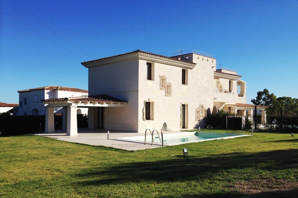 Case Peschiera-Lu Fraili Villa | SanTeodoro Exclusive House