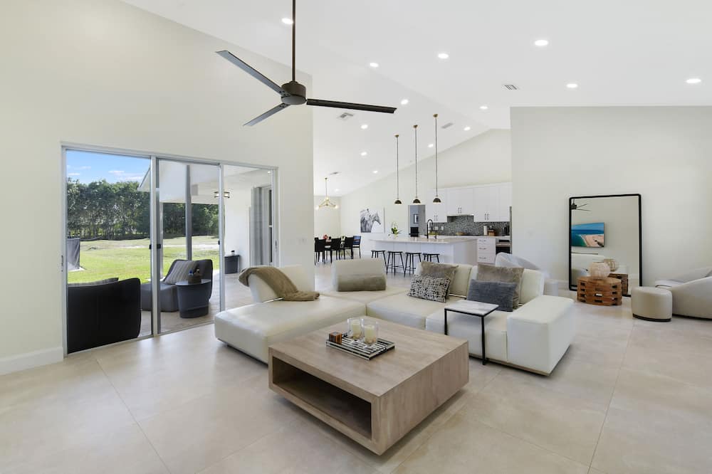 Lake Worth House | Calm Resort Stay Wellington/West Lake Worth