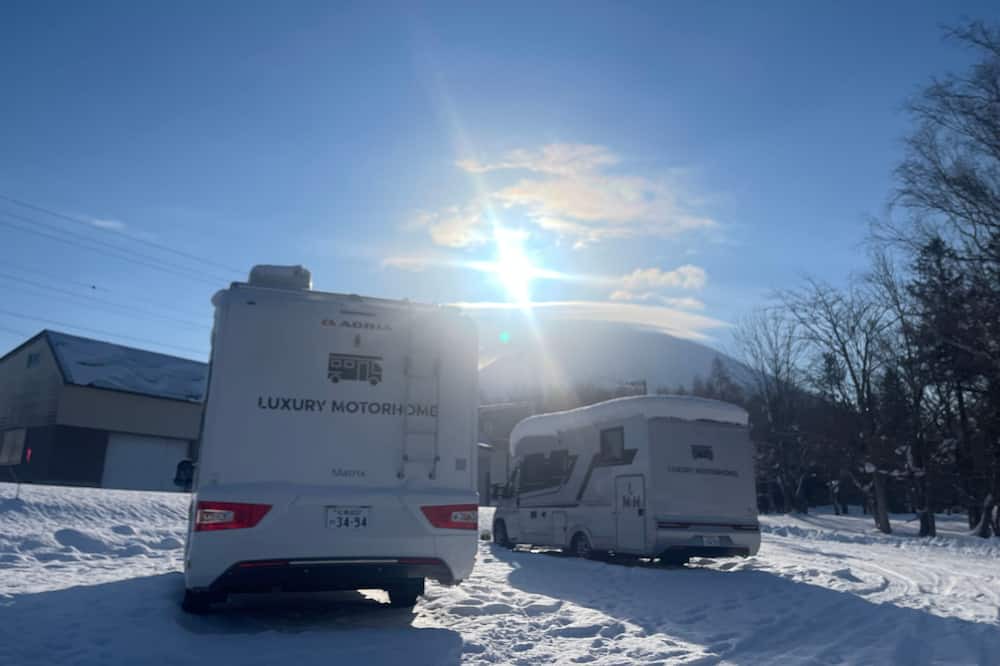 Kutchan House | Would you like to stay at NISEKO LUXURY MOTORHOME, You can see Mt.Yotei in front