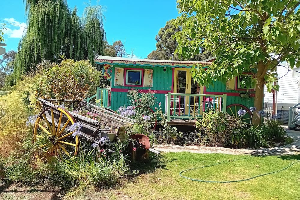 Balingup Cabin | Stay in a Peacefull'friendly quiet village of Balingup wa . explore many things