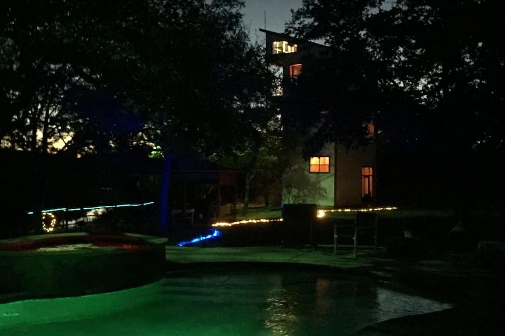 Mineral Wells Apartment | Glamping in the Sky: Sleep in a Fire Lookout Tower. Best Views in North Texas.