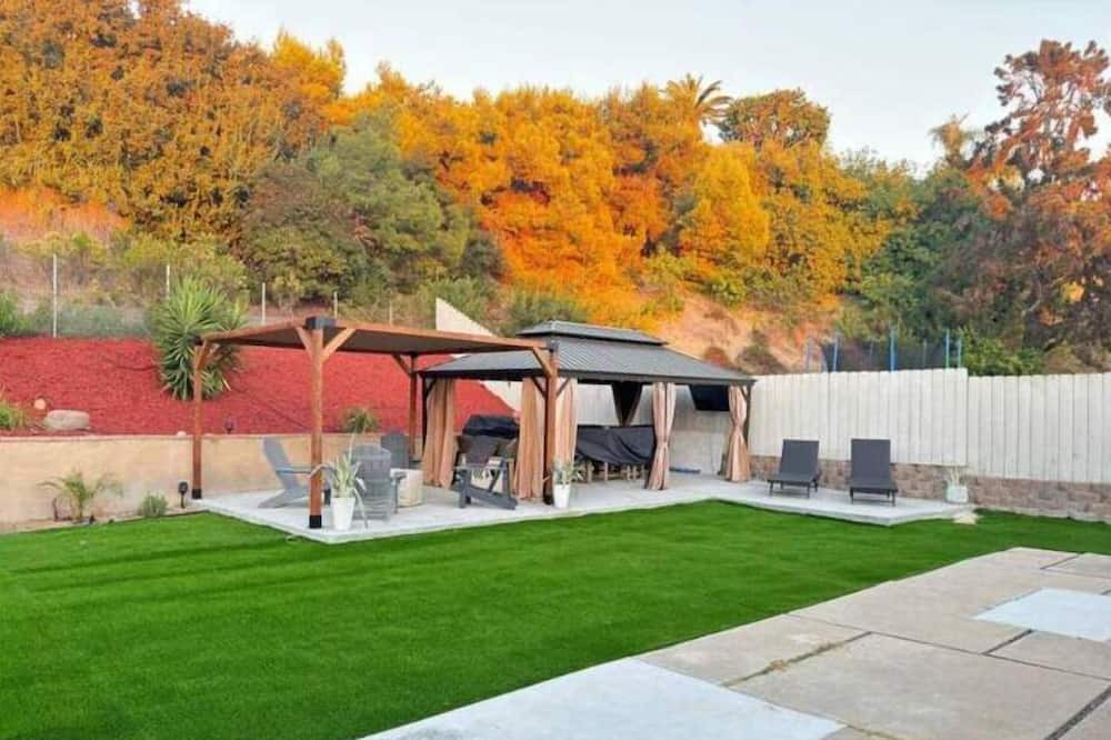 San Carlos House | Charming Oasis on Cabaret Street