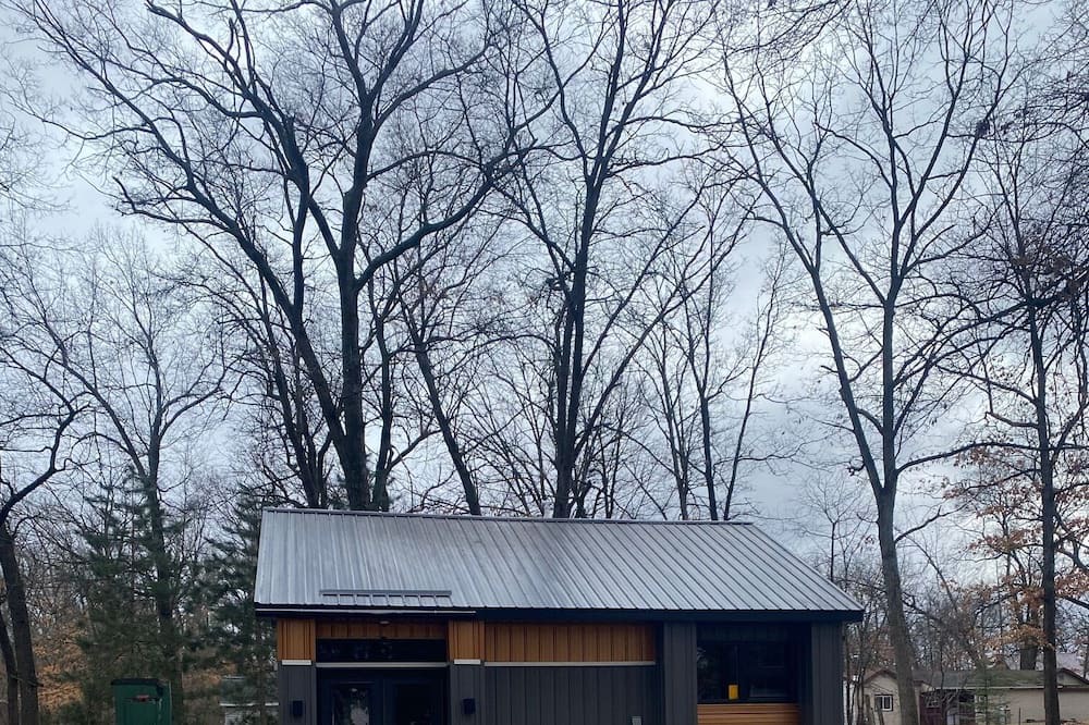 Harrison Cottage | Duracel Cottage/Unique design. No cleaning fee!
