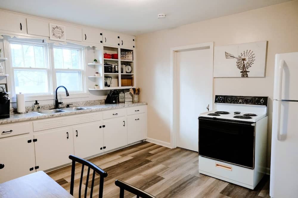 Ironwood House | Nightingale Cottage for Traveling Professionals