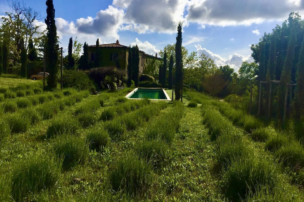 Pitigliano House | An Ancient "Convento" in Tuscany now with Pool for a Great Holiday