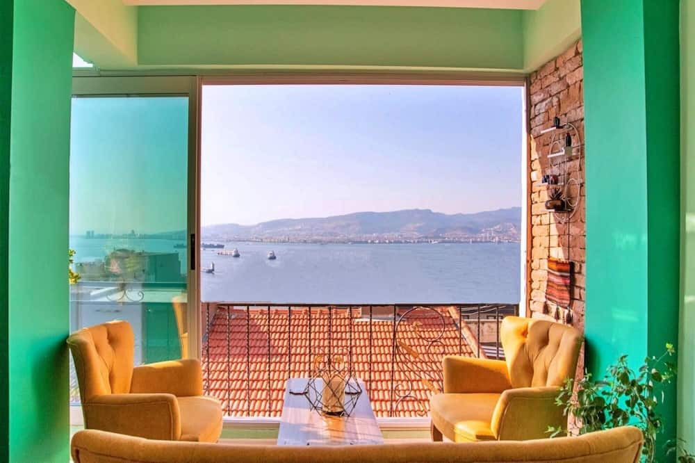 Konak Apartment | Flat with Great View and Central Location in Konak