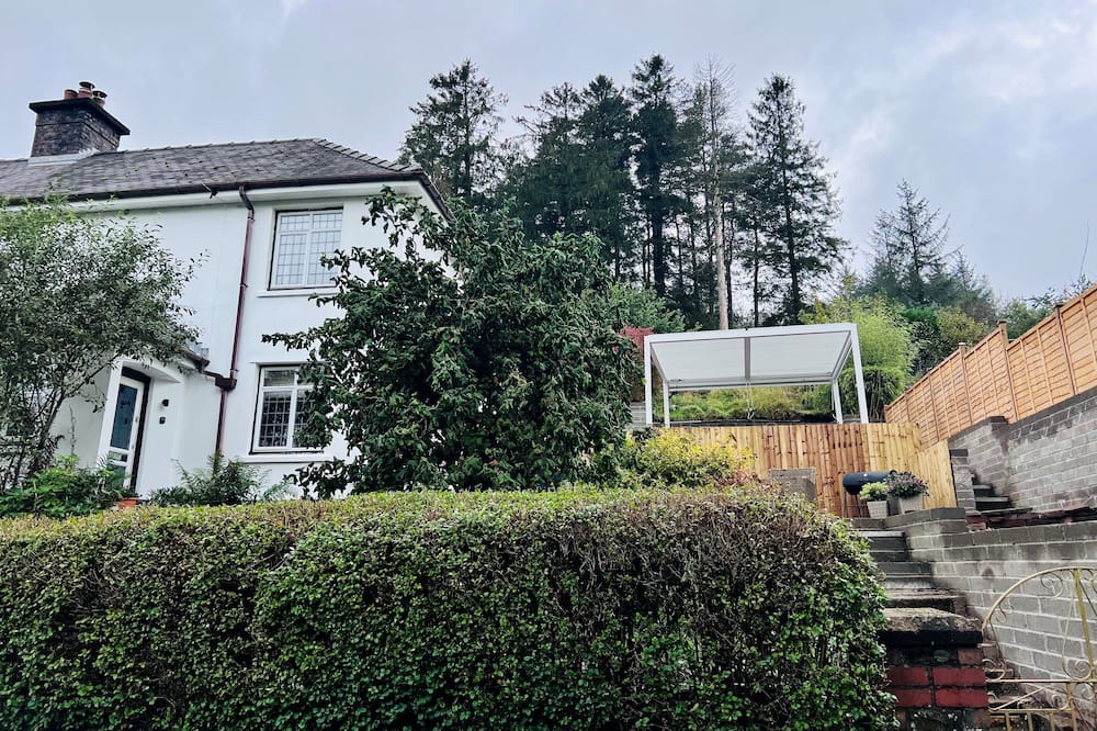 Pontsticill House | Idyllic Location | Great for Groups