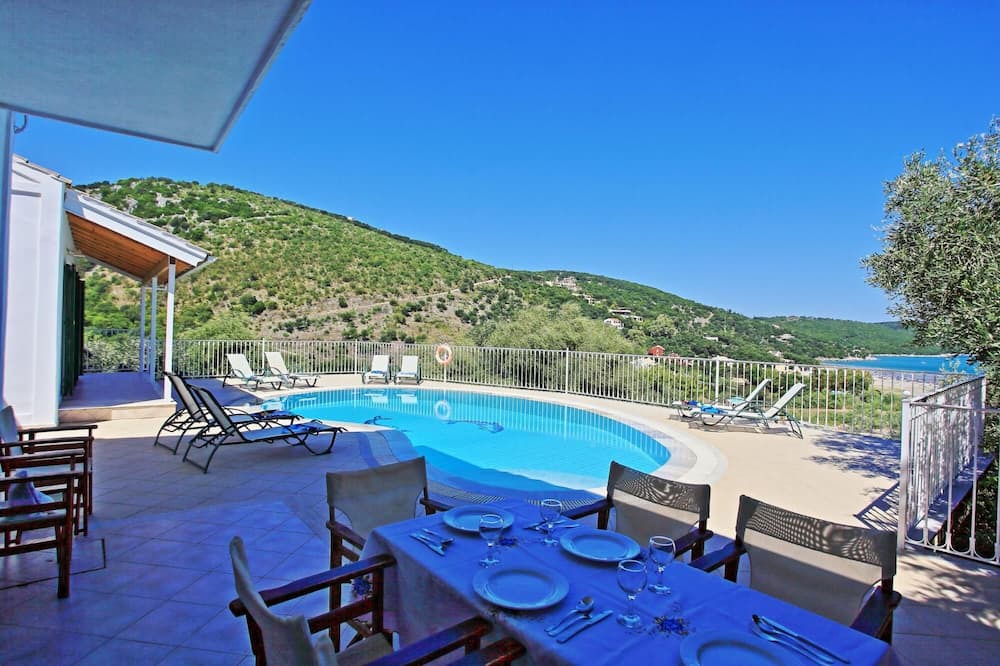 Apraos Villa | Villa Oneiro in Apraos