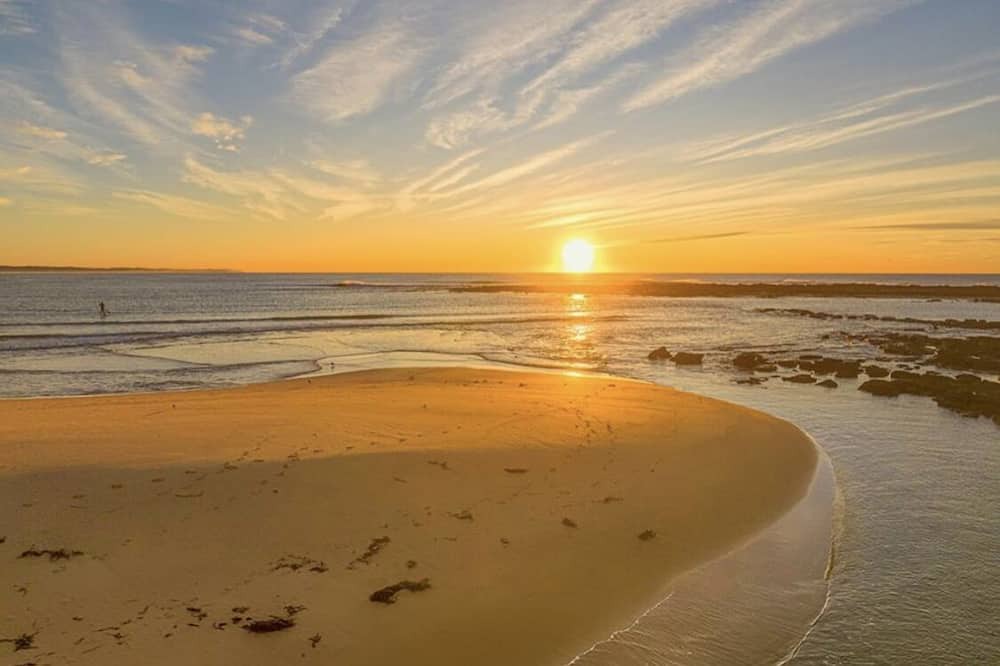 Central Coast Apartment | Beachfront Unit Watch the Sunrise & Sunset Sleeps 4, Pets Ok