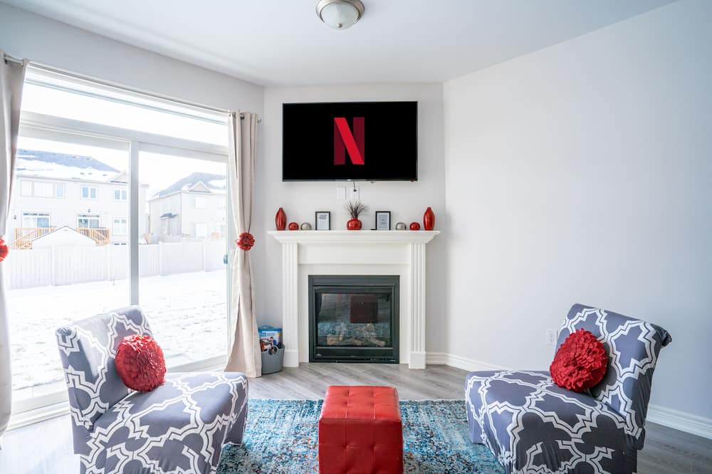 Orillia House | Modern ❤️family retreat❤️ close to all amenities