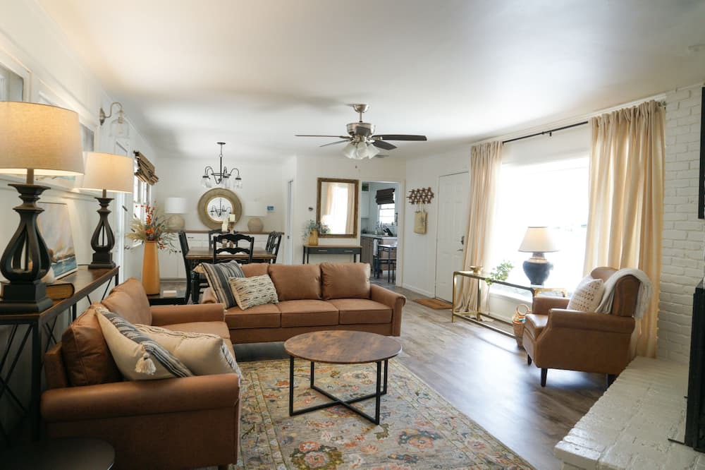 Crestline Villa | Family sized Lakeside Villa, easy walk to Lake Gregory beaches and boat dock.