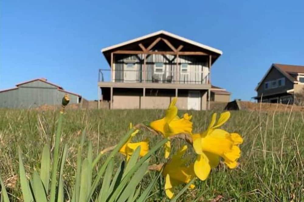 Warren Apartment | Secluded Luxury Escape 30 Minutes From Portland