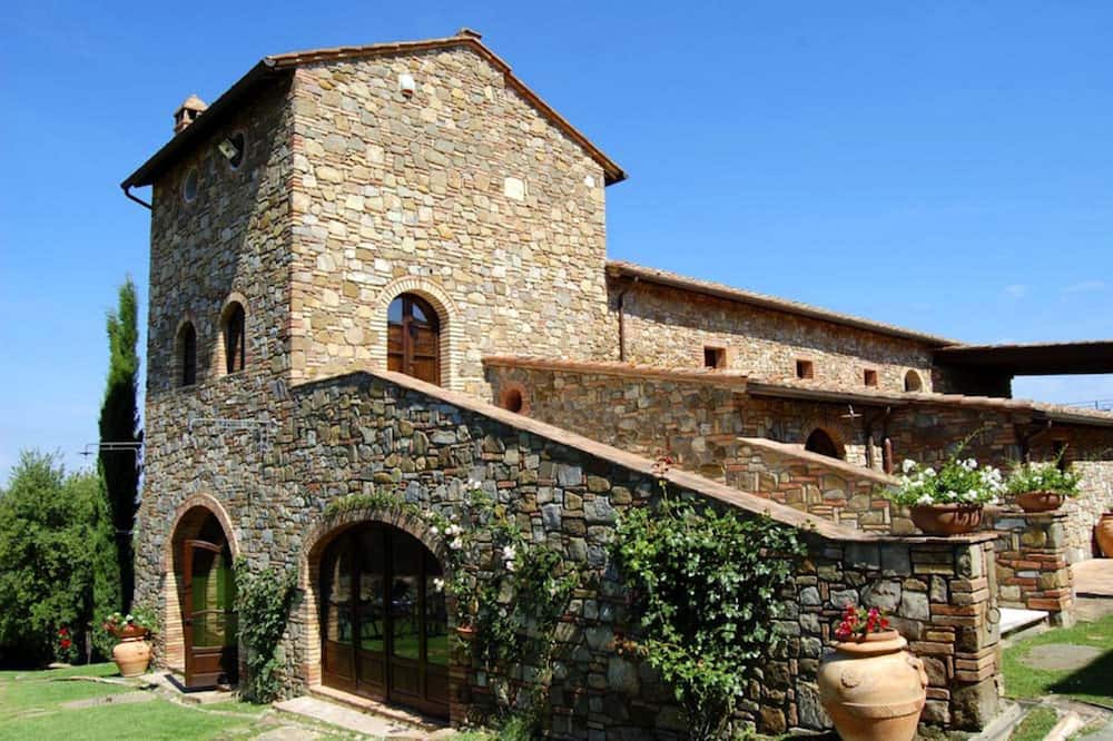 Cinigiano Villa | Villa Pozzi - Seven Bedroom Villa, Sleeps 20