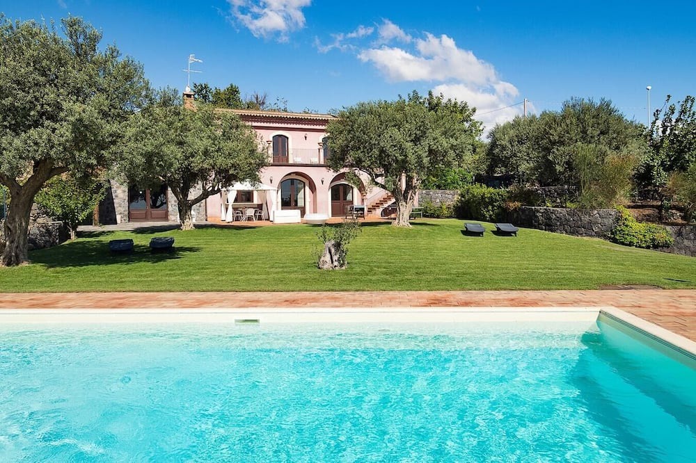 Milo Villa | Villa Inessa (6 Guests) - Sicilian villa with pool, Mt. Etna Area