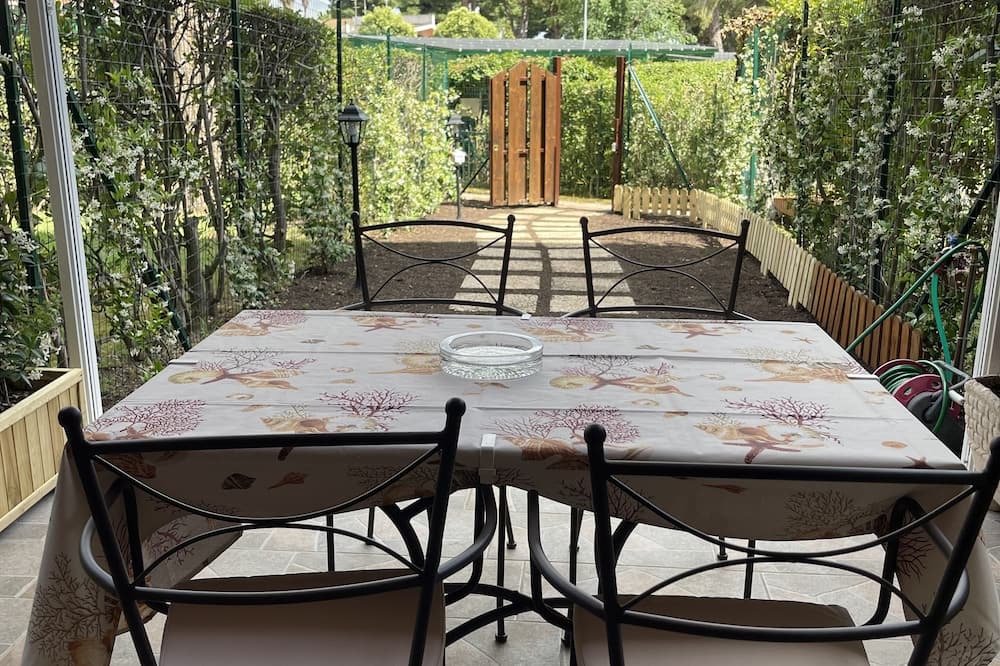 Marina di San Nicola Apartment | Ground floor in residence with pool very central