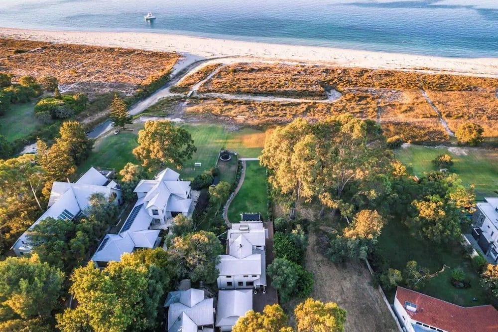 Marybrook House | Sandcastles Holiday Home with Private Beach