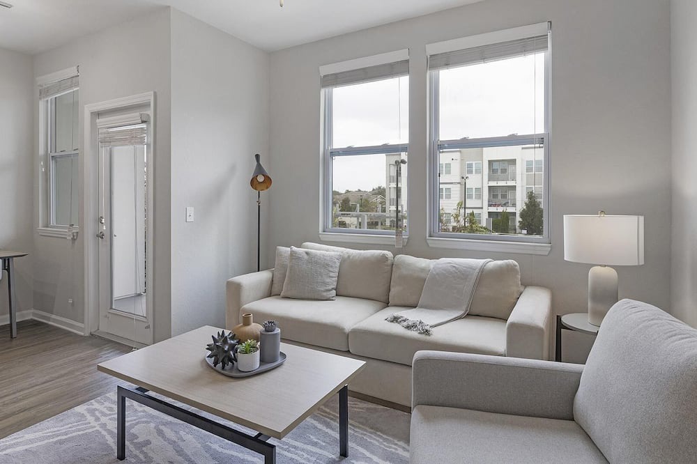 Meadow Woods Apartment | Modern Apartment in Prime Location (ID1326X971)