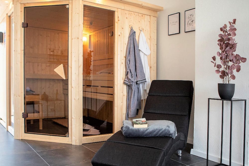 Elten Apartment | Holiday apartment Emmerich for 1 - 4 persons with 2 bedrooms - Row house