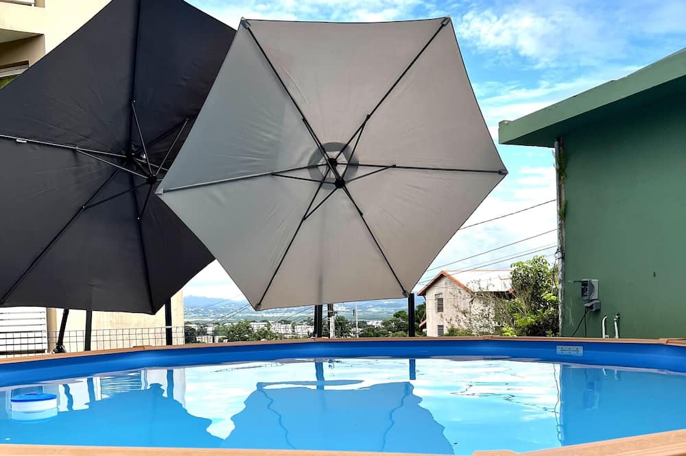 Fontaine de Moutte House | Homerez - House for 4 ppl. with swimming-pool and garden at Fort-de-France