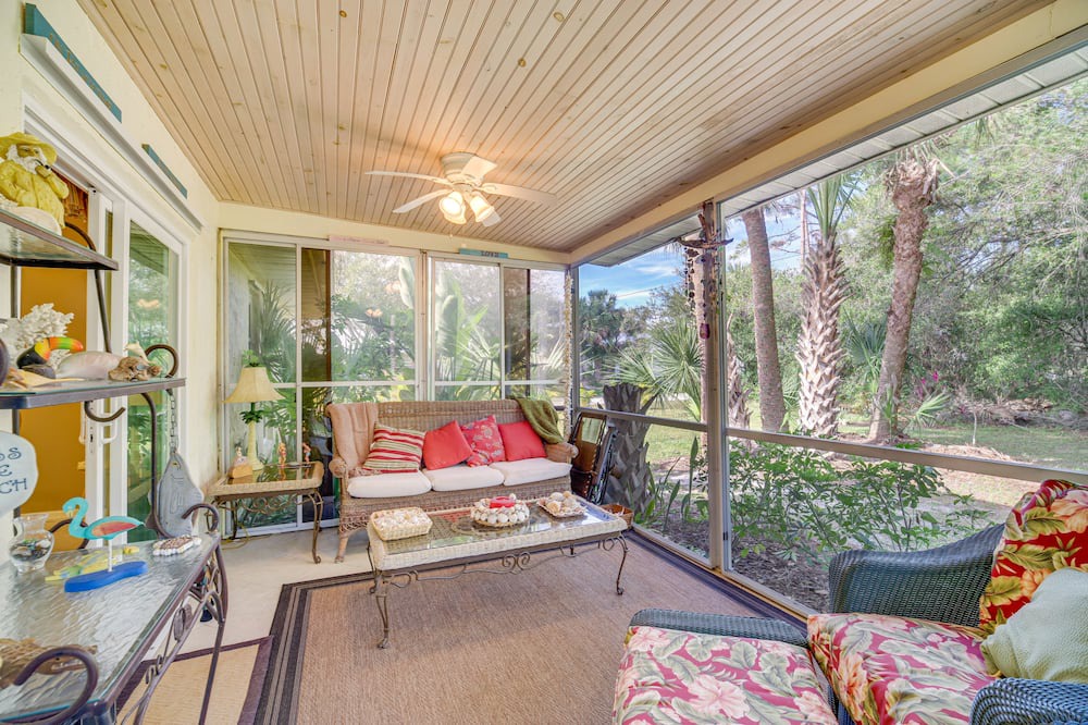 Sebastian Highlands House | Sebastian Home w/ Screened Lanai: 8 Mi to Beach!