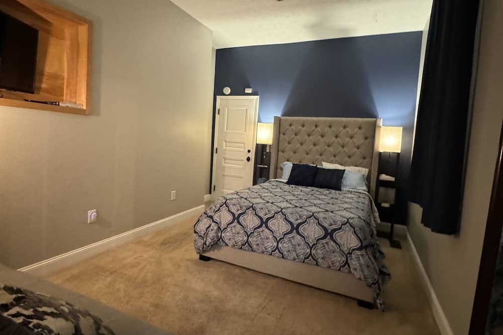 Bristol Apartment | Cozy Studio Apartment within walking distance to downtown.