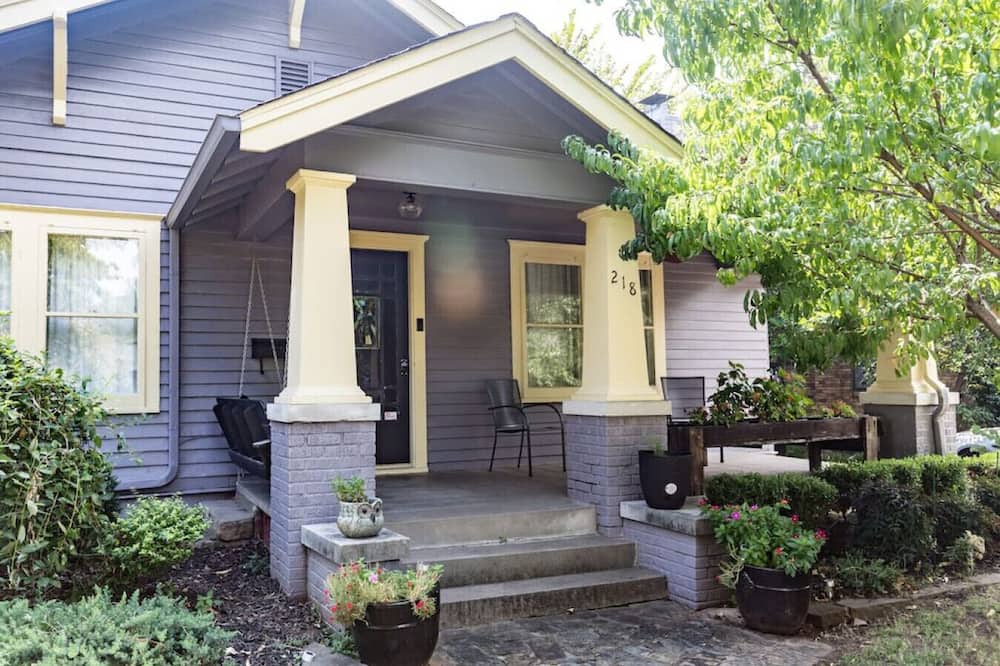 Maple Ridge House | Nugget's Roost - Maple Ridge Gem