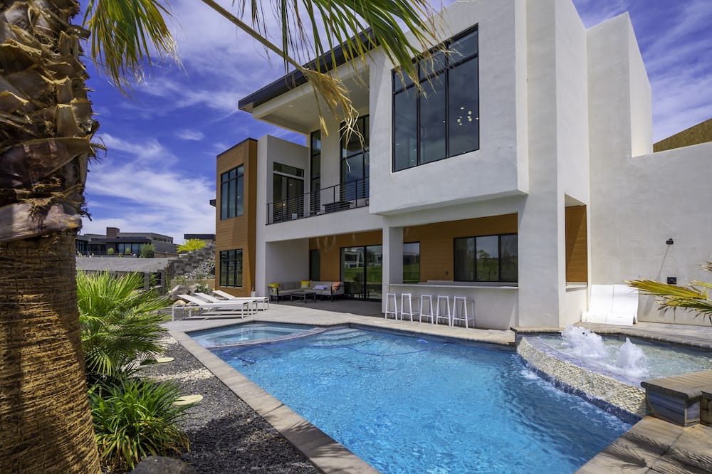 Hurricane House | Live Luxurious at Zion's Desert