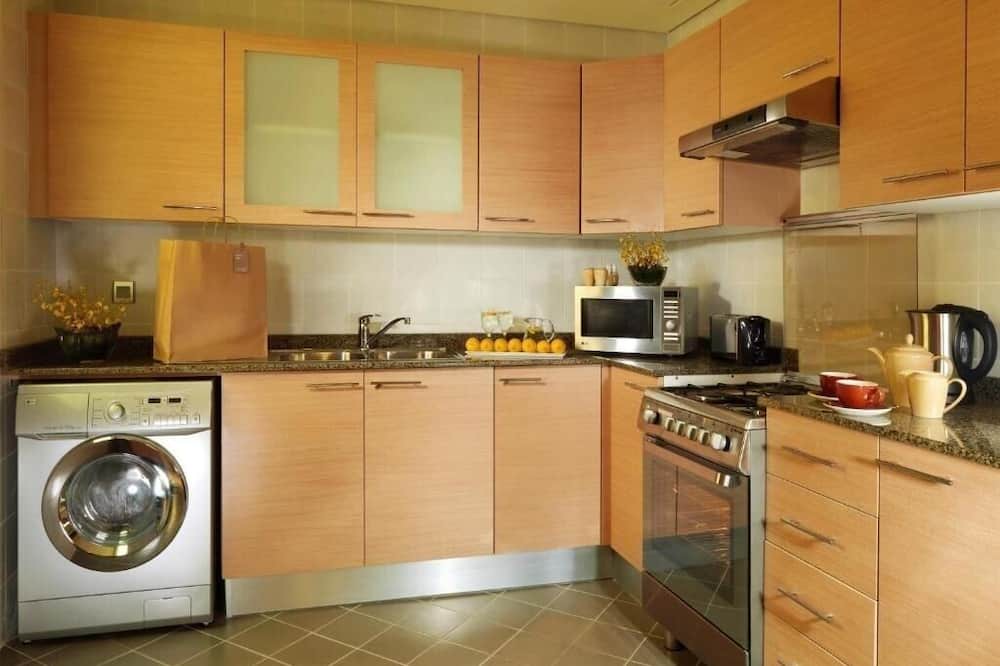 Beach & Coast Apartment | One Bedroom Apartment Near Sharjah Aquarium By E R