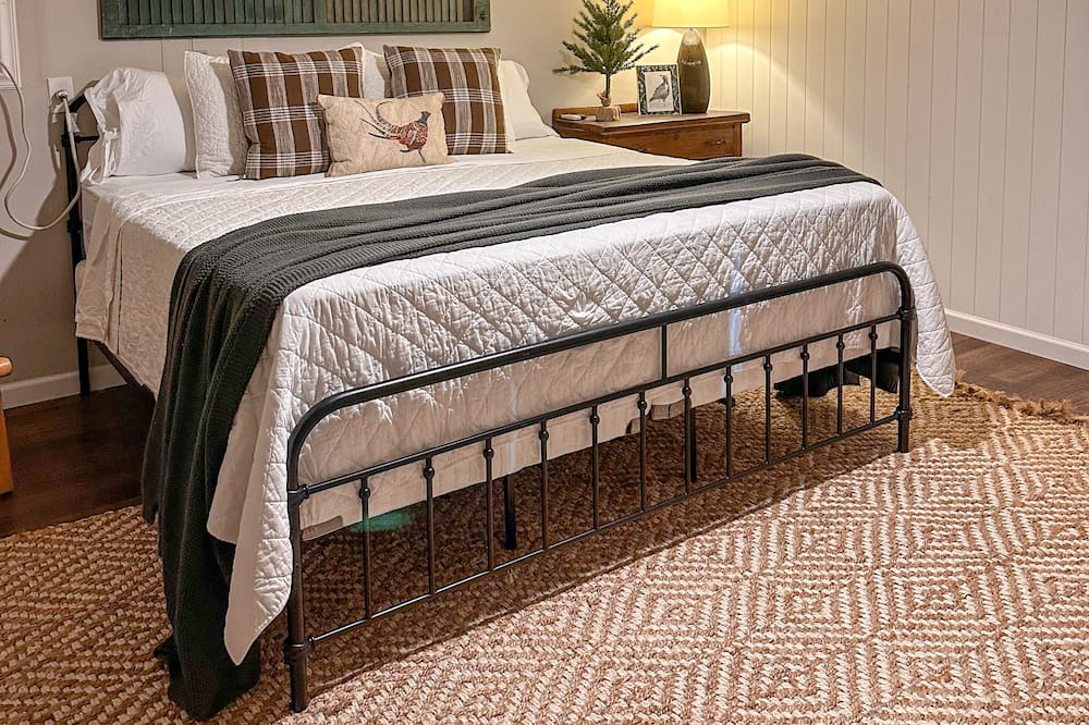 Pitts House | Find rest at Earlene’s Place, you’ll find a cozy place with an eclectic vibe.