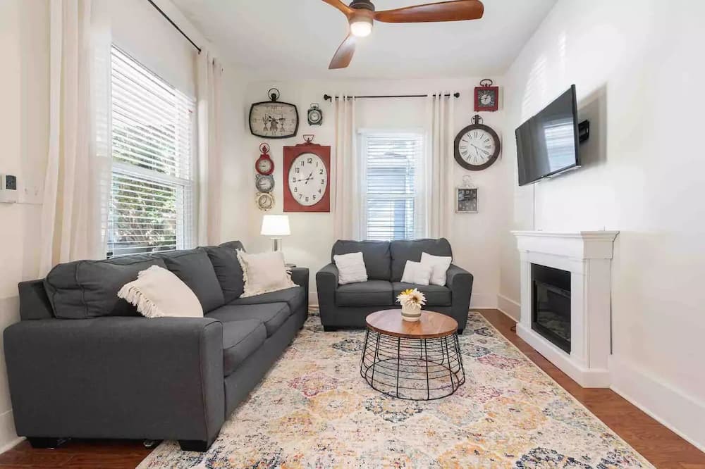 West End Apartment | Newly Renovated-In Historic West End-Sleeps 8