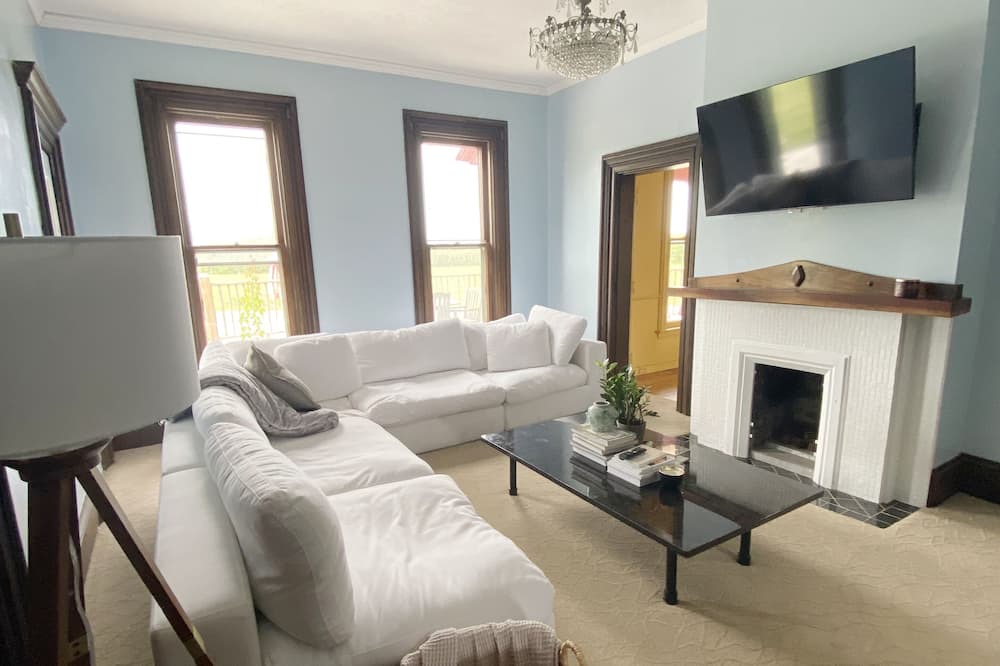 Lowell Other | Historic Country Home with Hot Tub