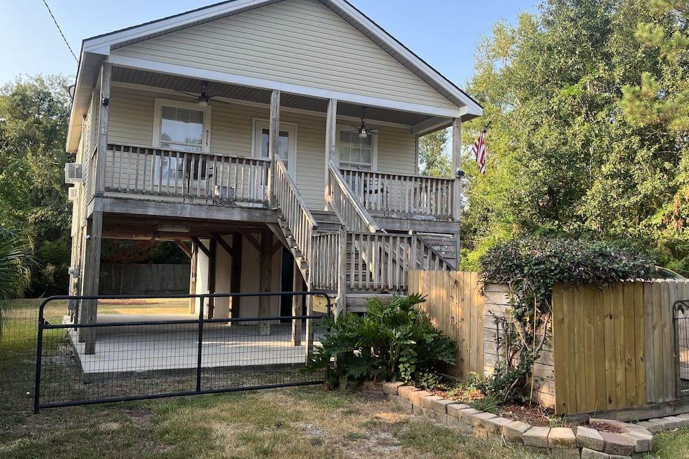 Bay St Louis House | Beach house on the bayou! Great fishing and family/pet friendly!