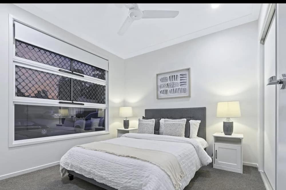 Pallara House | Ensure Room x Private Bathroom