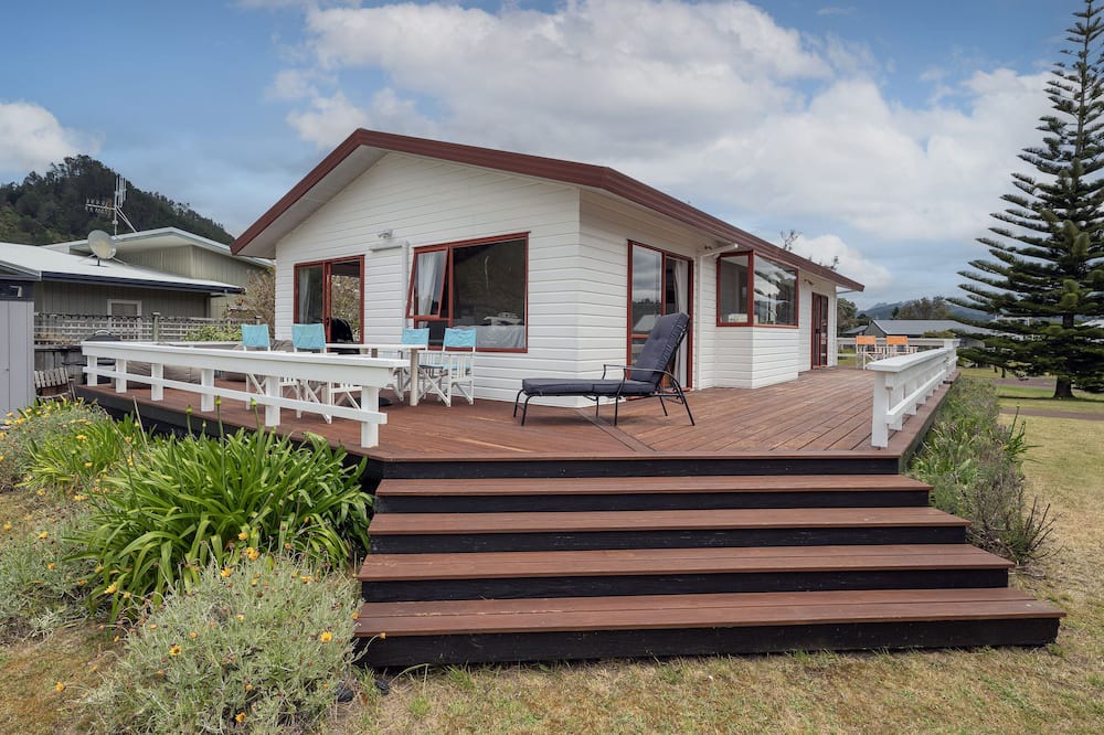 Pauanui House | Seascape Bach - Pauanui Holiday Home
