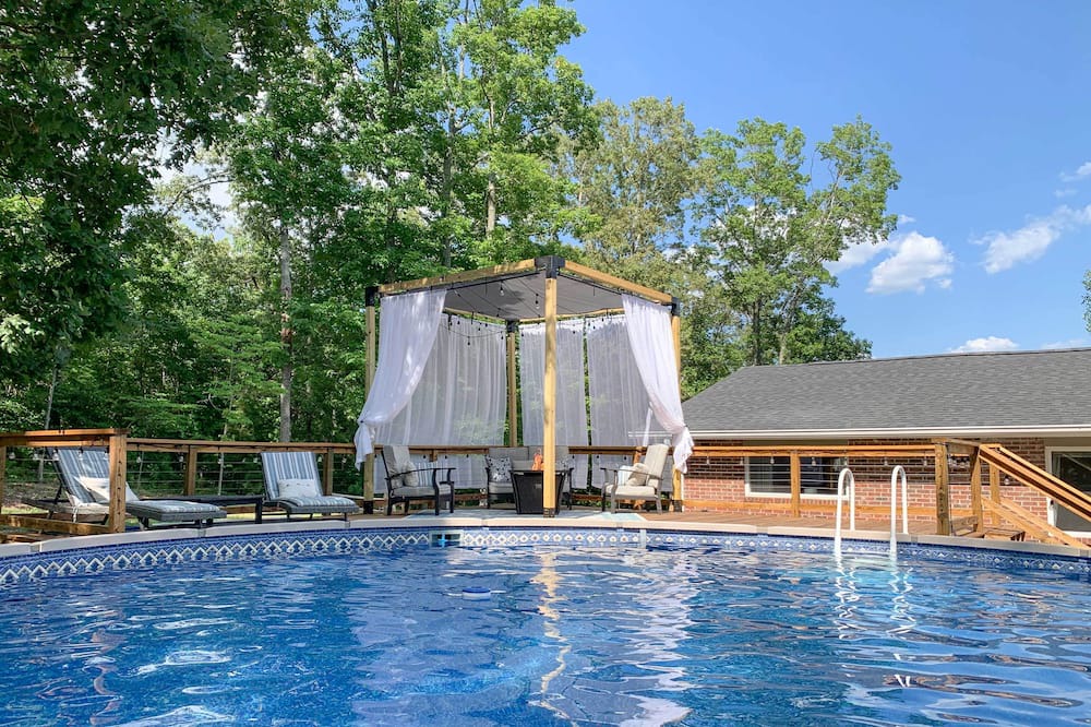 Chickamauga Cottage | Charming Cottage w/ Hot Tub: 15 Mi to Chattanooga!