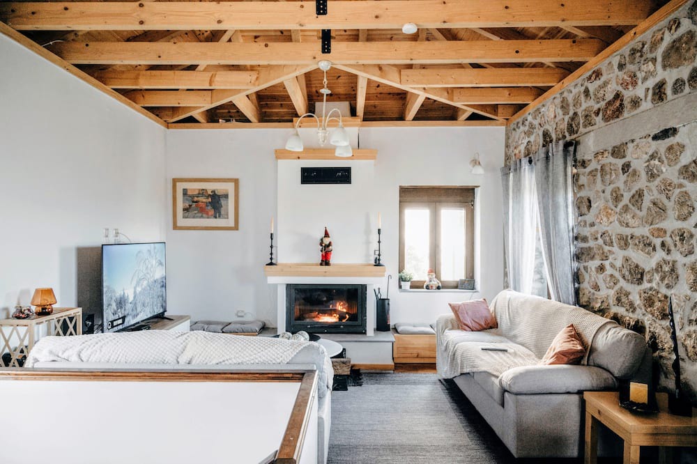 Mavromati Villa | A villa in the mountains with all amenities super close to great hiking tails