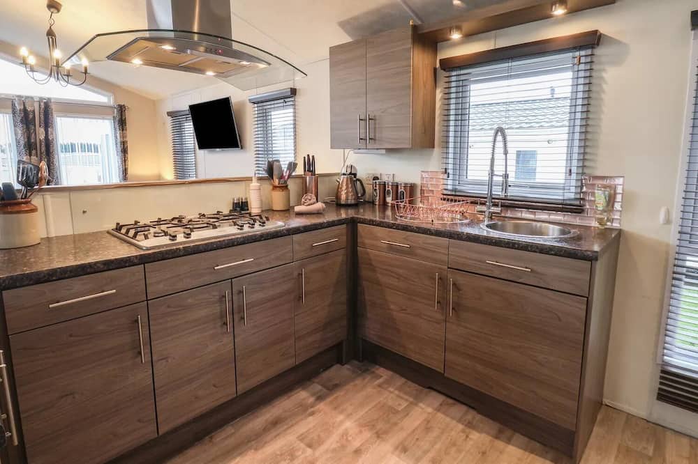 Cayton Bay House | Evergreen Pines Cayton Bay Holiday Park
