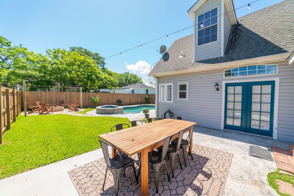 Chalmette House | 2 Story Cottage w/ heated pool and jacuzzi+bonfire
