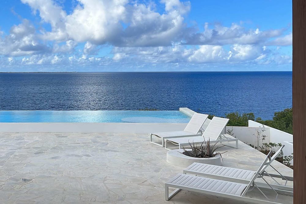 Kralendijk Villa | Kas Très Oceanfront with Stunning Views